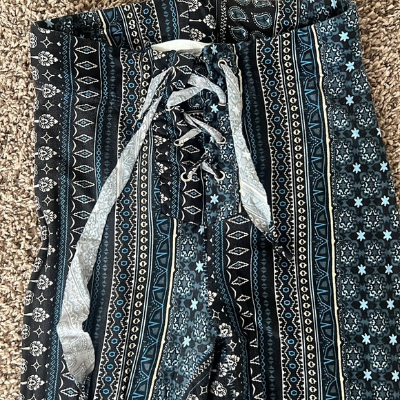 Blue boho flare leggings size 2 - Picture 2 of 3